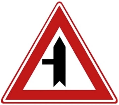 Priority intersection with a side road from the left