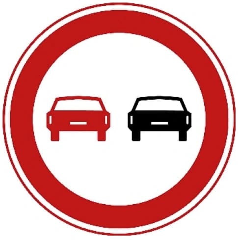 Motor vehicles may not overtake other motor vehicles